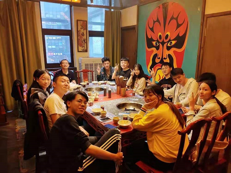員工(gōng)風采：聚會