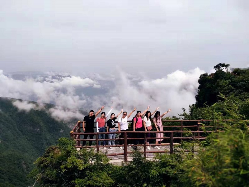 員工(gōng)風采：旅遊