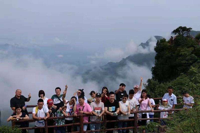 員工(gōng)風采：旅遊